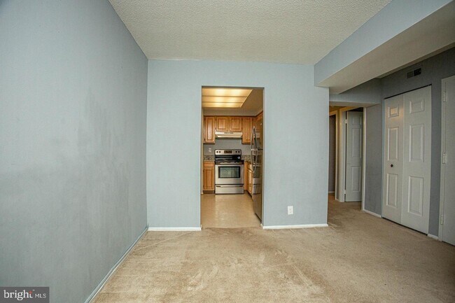 Building Photo - 7630 Provincial Dr