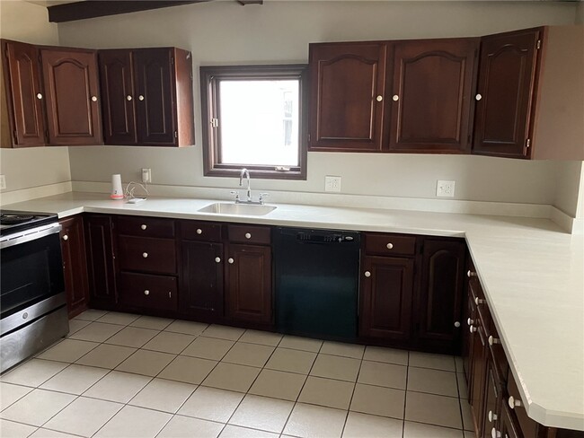 Foto del edificio - 104 Knickerbocker Ave