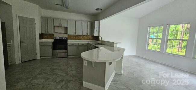Foto del edificio - 8832 Goldfields Dr