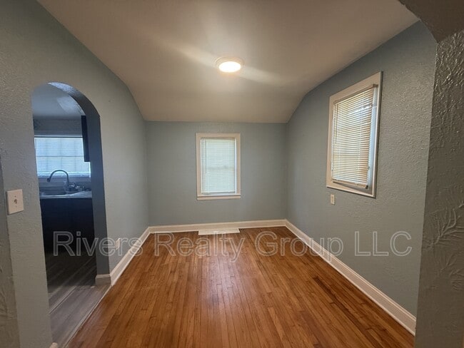 Building Photo - 16555 W Parkway St