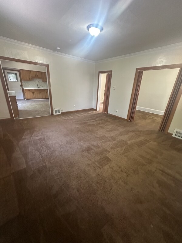 Foto del edificio - 4065 E 66th St