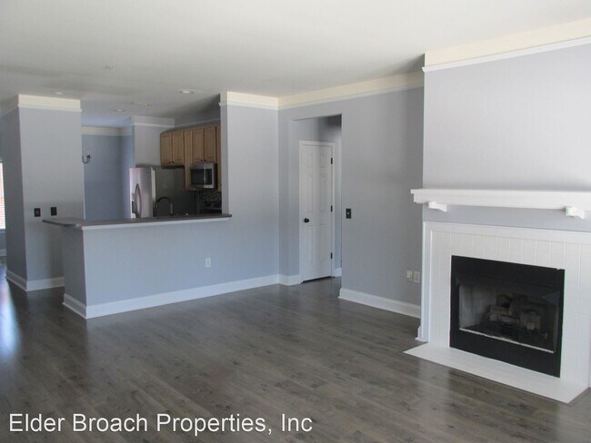 Building Photo - 2 br, 2 bath House - 400 Clarice Ave #345