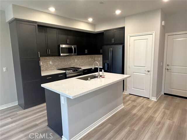 Building Photo - 880 Arletta Wy