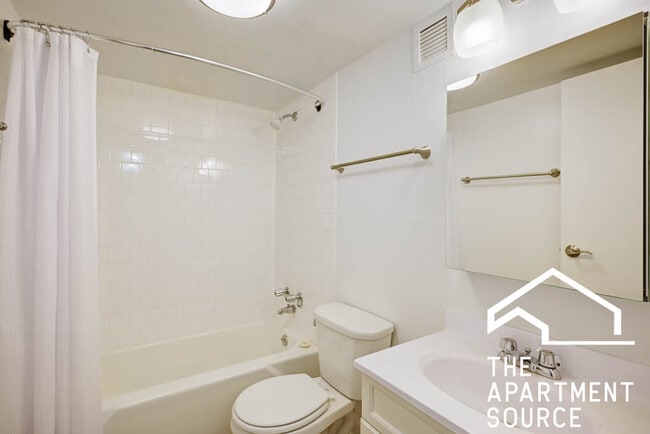 Foto del edificio - 441 W Oakdale Ave