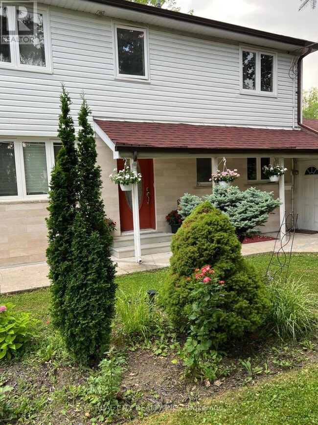 Building Photo - 2451 Loanne Dr