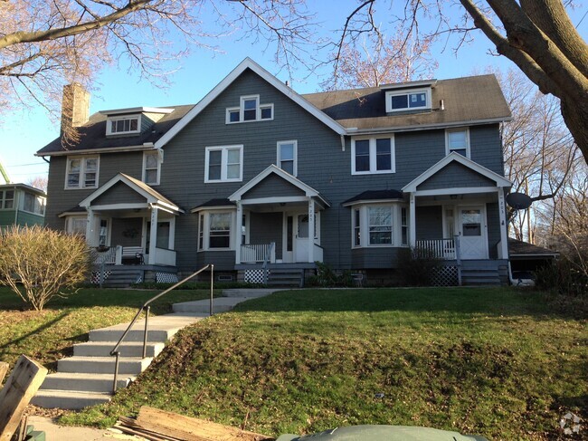 Building Photo - 203 Hillside Ave