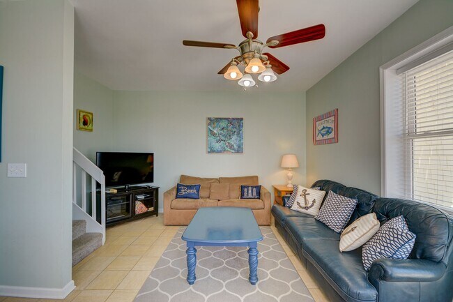 Foto del edificio - *Pet Friendly* 4 Bedroom Ocean Front Duplex Available January 1st through March 31st 2026- Off Se...