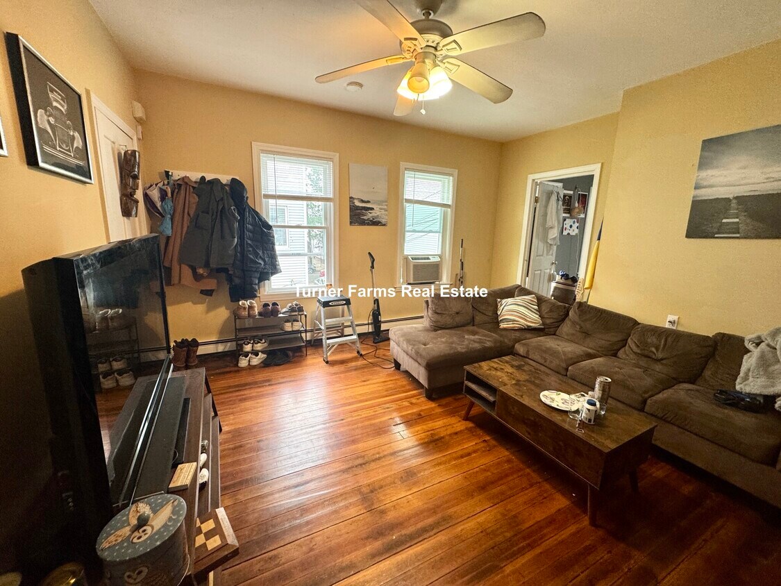 Primary Photo - 20 Bristol St