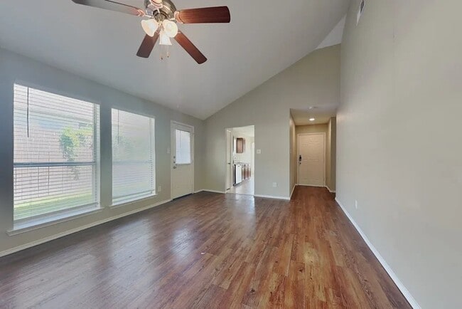 Building Photo - 10321 Pleasant Mound Dr