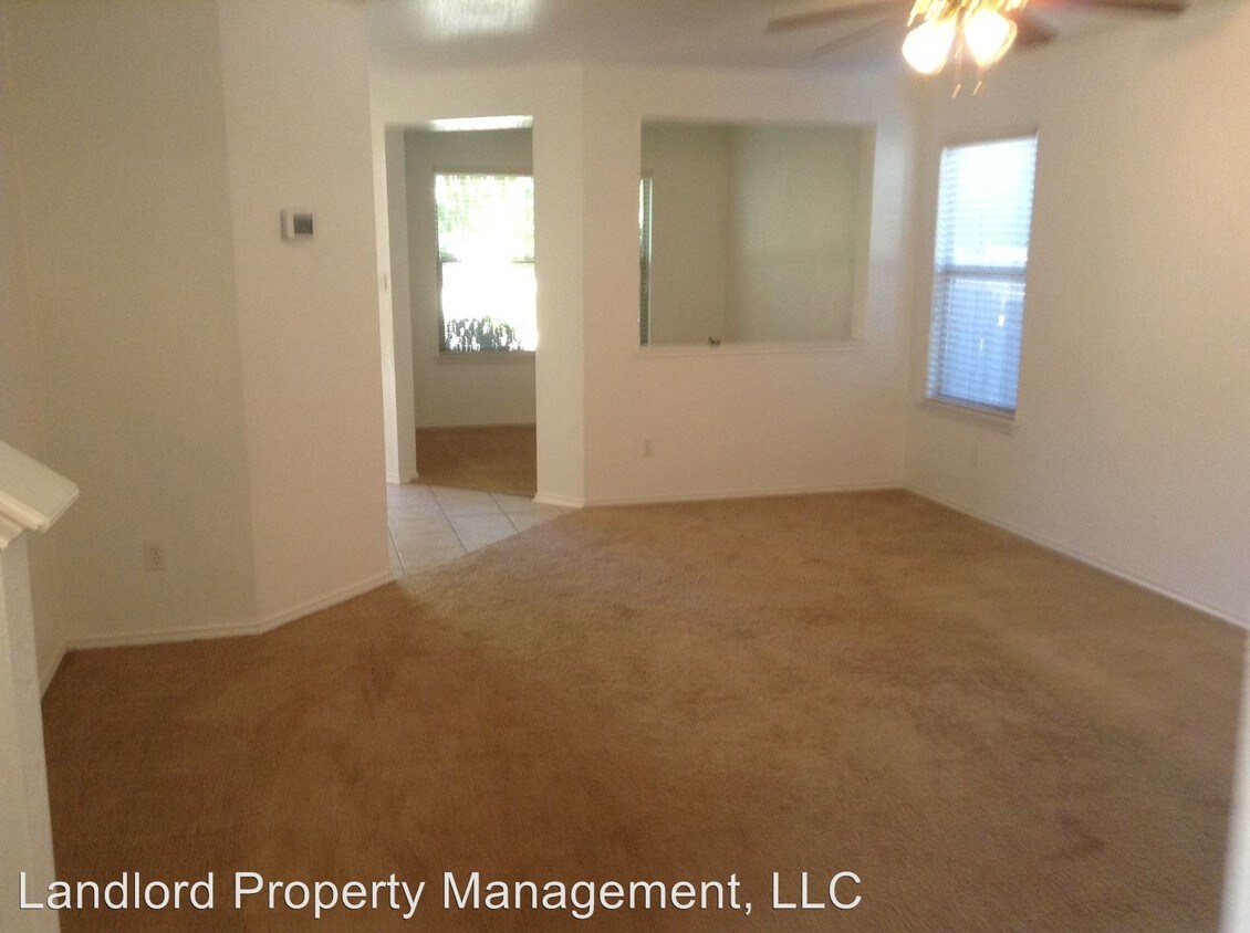 Building Photo - 3 br, 2.5 bath House - 2243 Bedford Stage