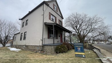 Building Photo - 2311 Grandview Ave