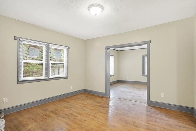 Building Photo - 1611 Nichol Ave