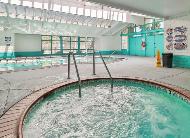 Foto del edificio - 1300 Saratoga Ave