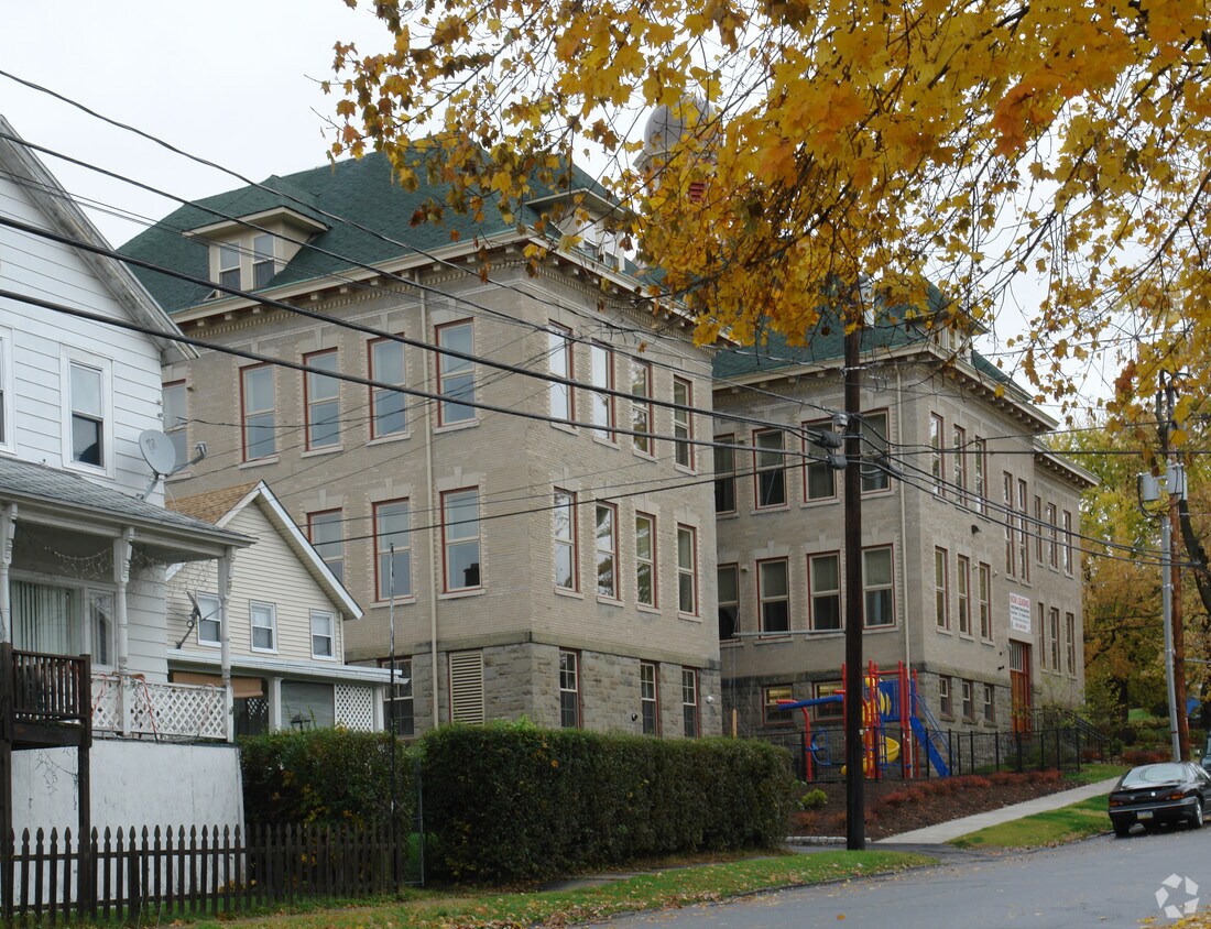 Foto del edificio - Harriet Beecher Stow Apartments