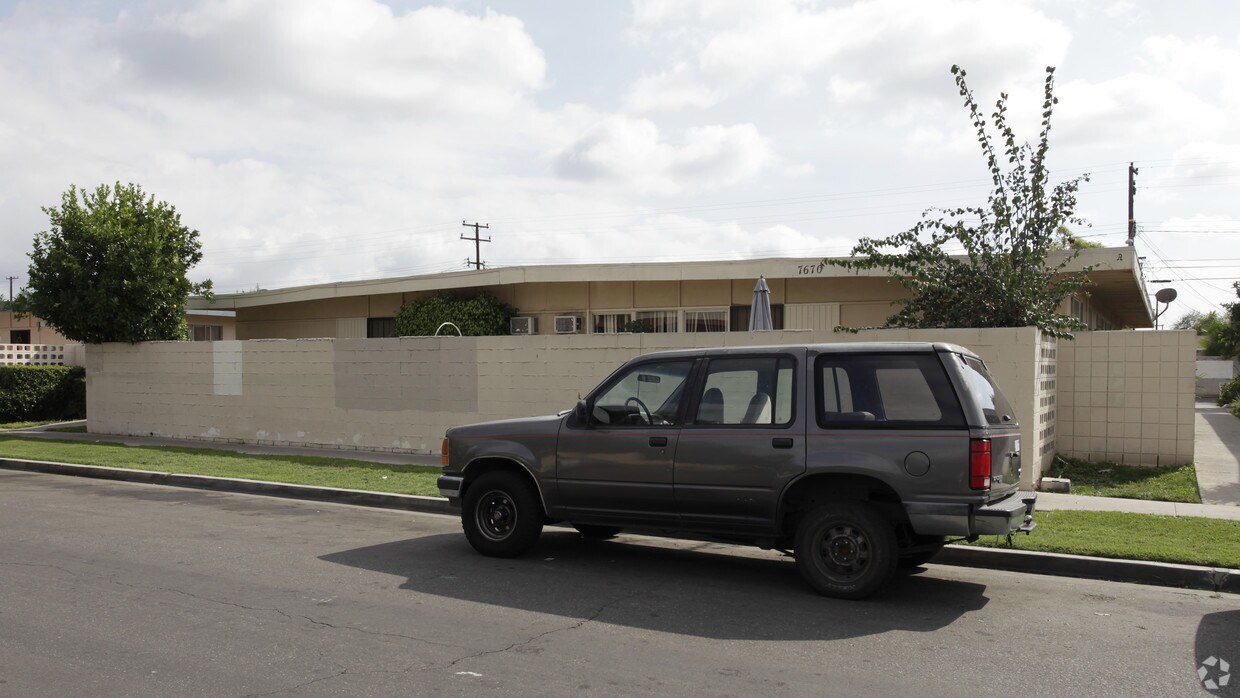 Building Photo - 7670 Jackson Way