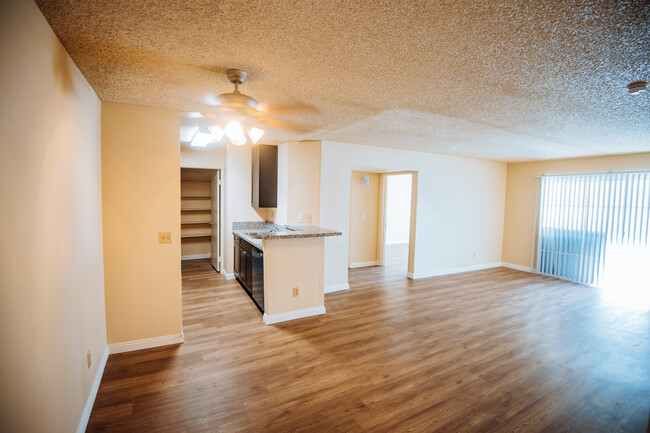 Building Photo - 2750 Riverside Dr