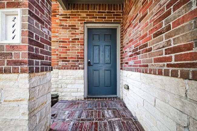 Foto del edificio - 2111 Castle Gardens Ln