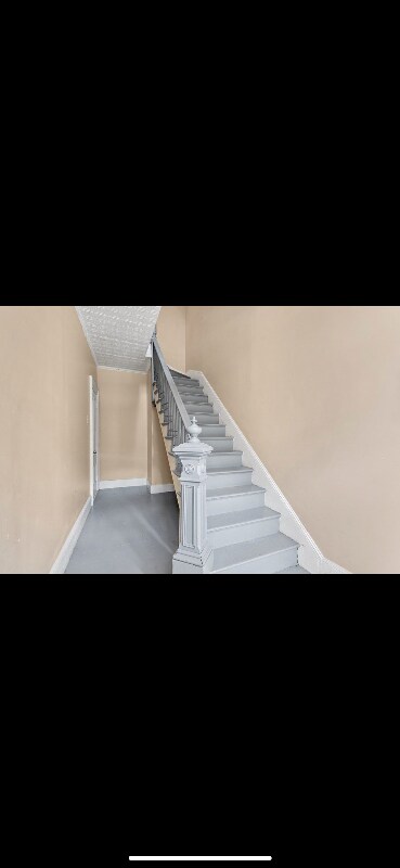 Building Photo - 46 Linden St