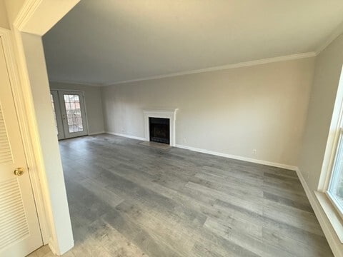 Sala de estar con chimenea - 346 N Birchwood Dr