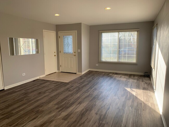Building Photo - 7037 Yorkshire Dr