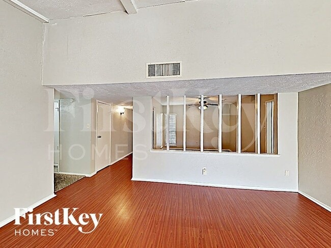 Foto del edificio - 16934 Macleish Dr