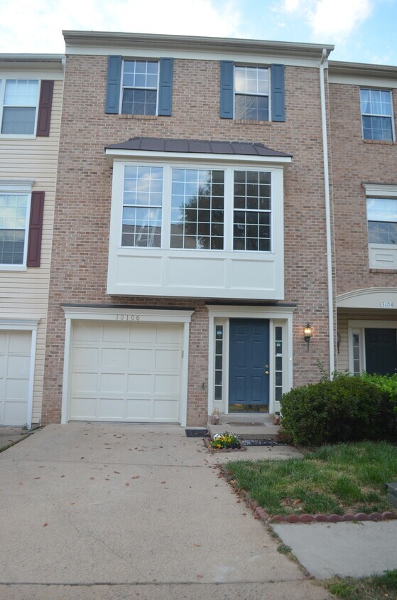 13106 Kidwell Field Rd, Herndon, VA 20171 Townhome Rentals in Herndon