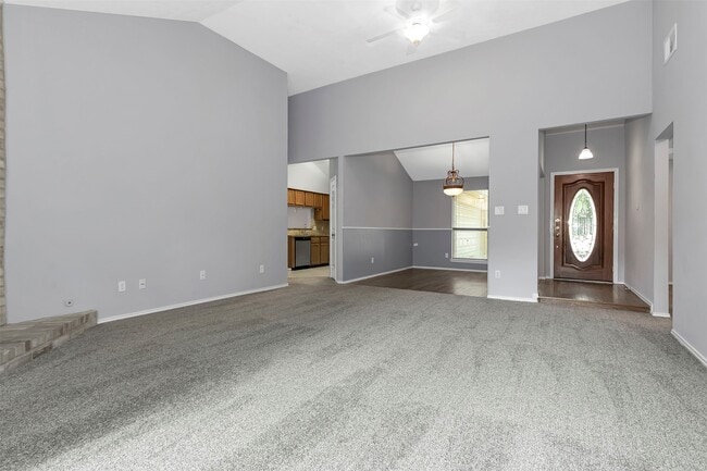 Building Photo - 73 Timberspire Ln