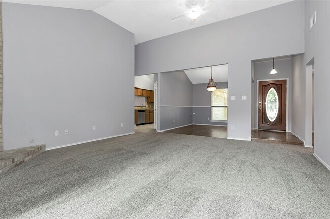 Foto del edificio - 73 Timberspire Ln