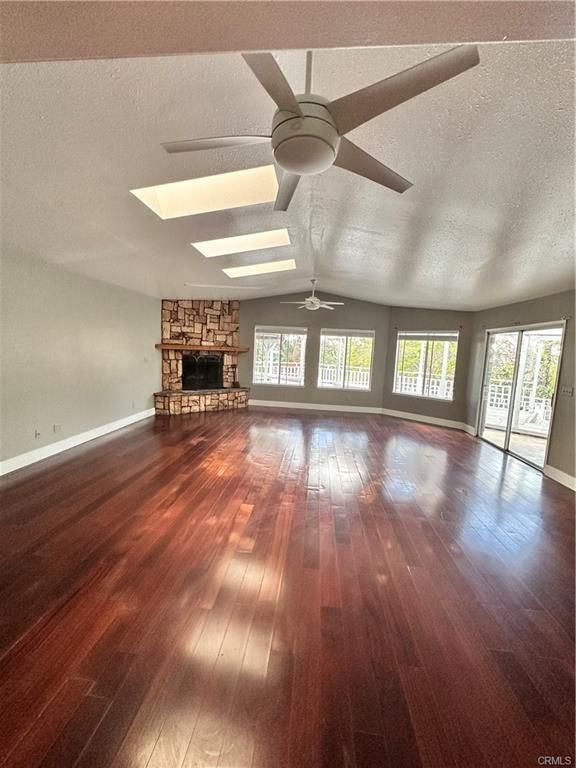 Foto del edificio - 2415 Mercedes Ave