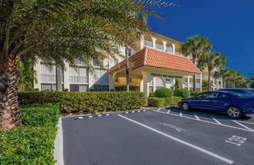 Building Photo - 951 De Soto Rd