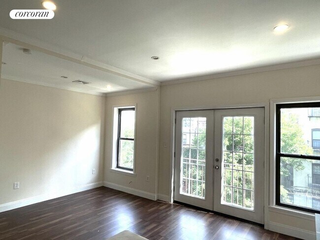 Foto del edificio - 427 E 117th St