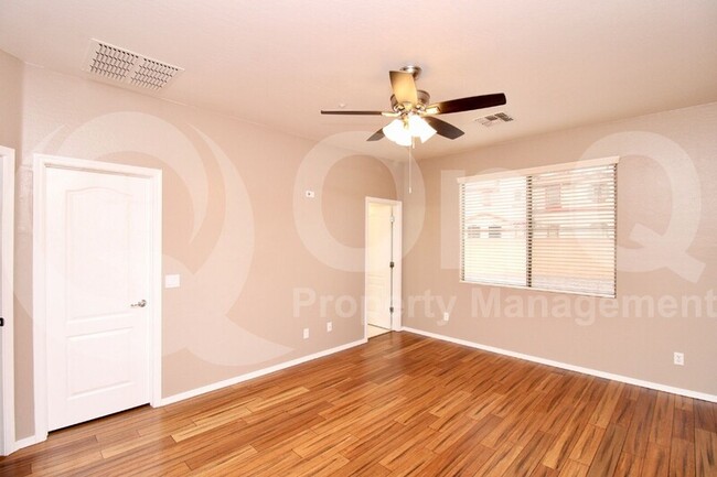 Foto del edificio - 1015 E Ranch Rd