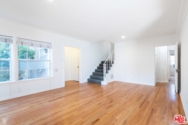 Foto del edificio - 10439 Ashton Ave
