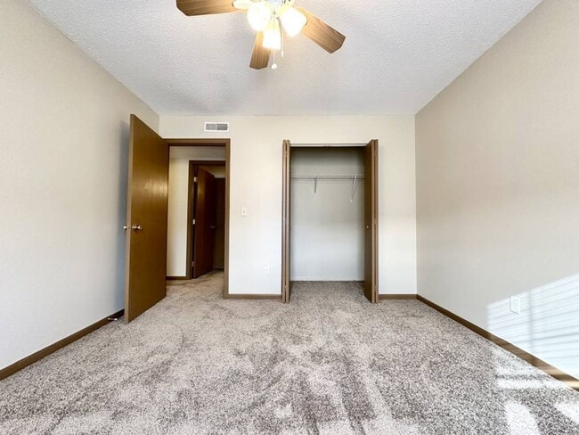 Interior Photo - Briarwood II