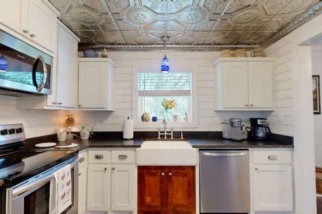 Foto del edificio - 5291 Dymple Ln