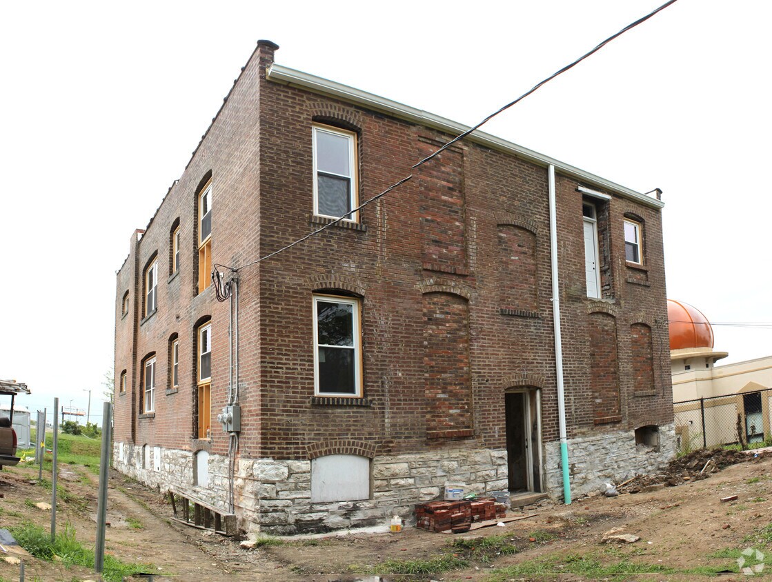 4541 Emerson Ave, Saint Louis, MO 63120 Apartments in Saint Louis, MO