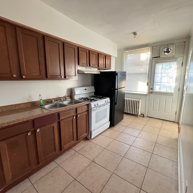 Building Photo - 441 Manor Pl NW