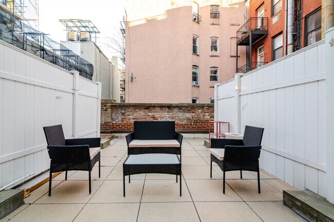 Building Photo - 19 St Marks Pl