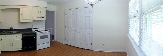 Foto del edificio - 215 Country Rd
