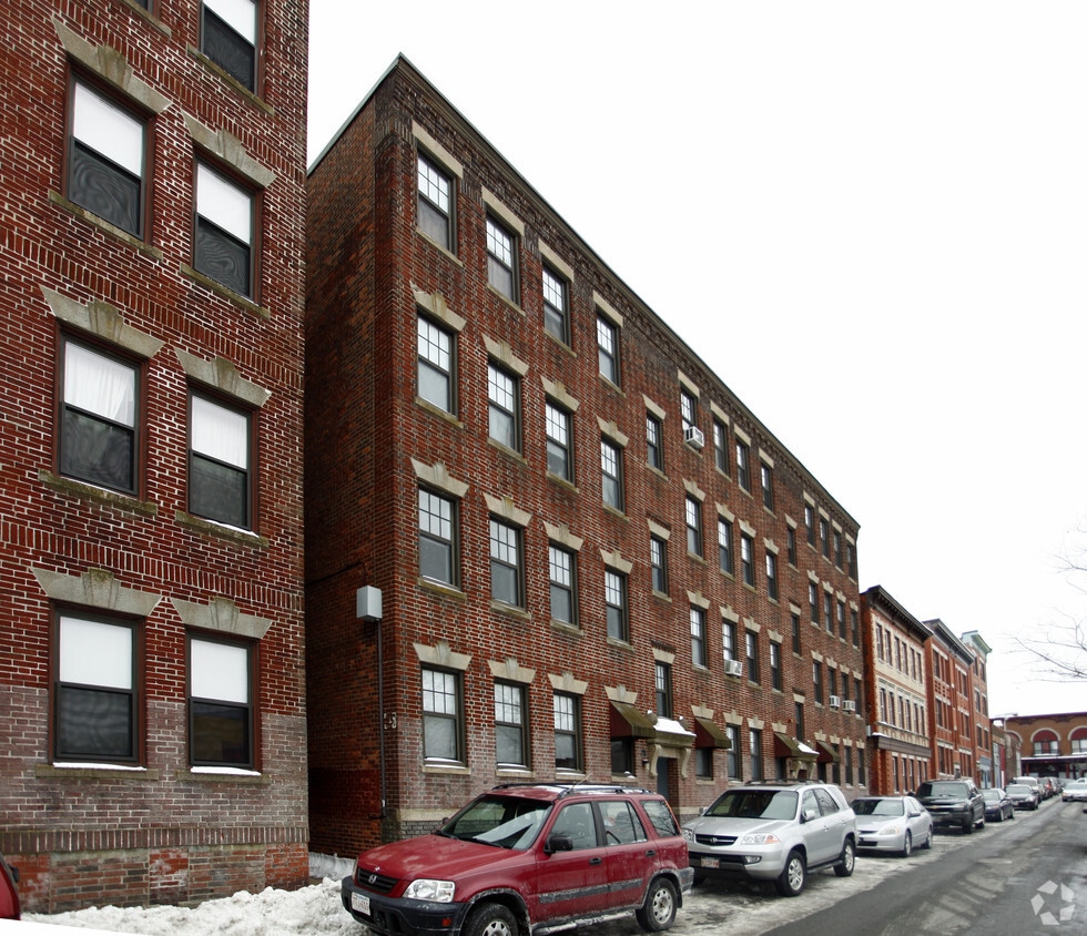 20 Peabody St, Salem, MA 01970 Apartments in Salem, MA
