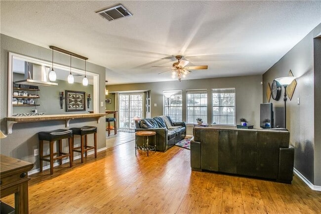 Foto del edificio - 11204 Blairview Ln