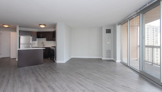 Building Photo - 404 N Wabash Ave