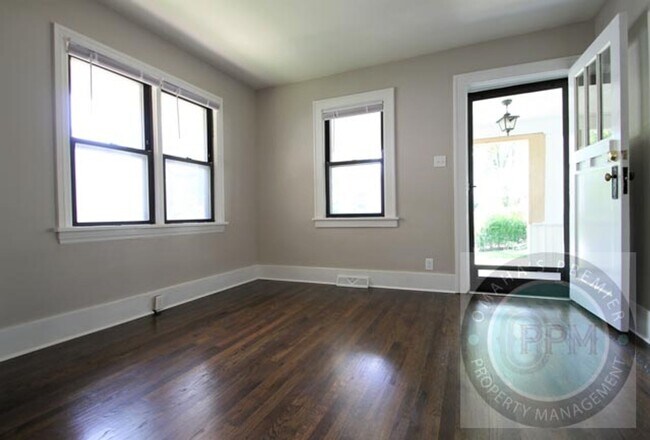 Foto del edificio - Beautiful 3 Bedroom / 1 Bath Home!