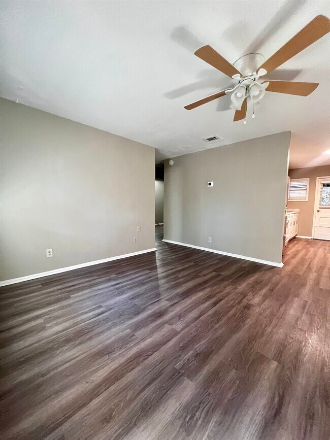 Foto del edificio - 1710 Talpeco Rd