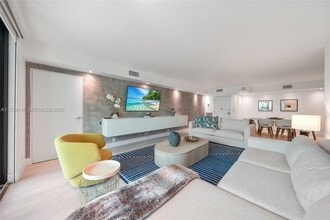 Building Photo - 1111 Crandon Blvd