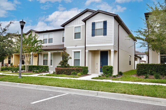 Building Photo - Gorgeous 3/3 Spacious Townhome with a Pave...