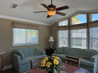 Foto del edificio - Lovely 1 Bedroom Park Model Home with Boat Dock on Chain of Lakes $1500.00. No Pets.
