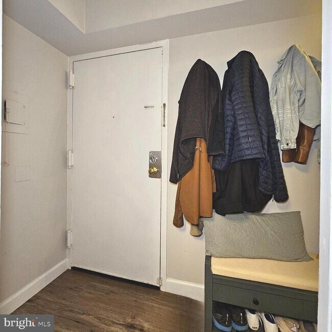Building Photo - 2313 Freetown Ct