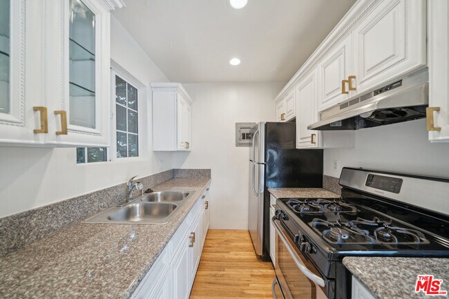Foto del edificio - 710 Westmount Dr