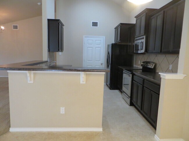 Building Photo - A beautiful home in a beautiful neighborhood!